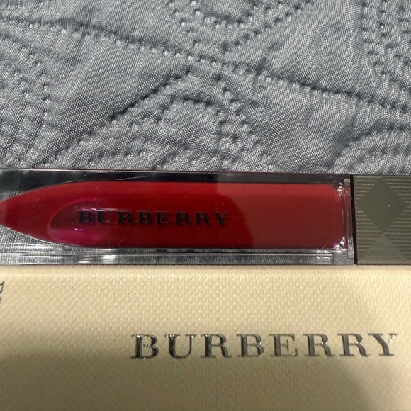 Burberry Kisses Gloss in Cream oxblood # 101 - Picture 1 of 4